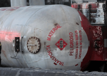 Murió el chofer de la pipa de gas que explotó en Iztapalapa