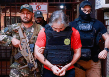 Sale de Bogotá avión que traslada a Hernán Bermúdez 