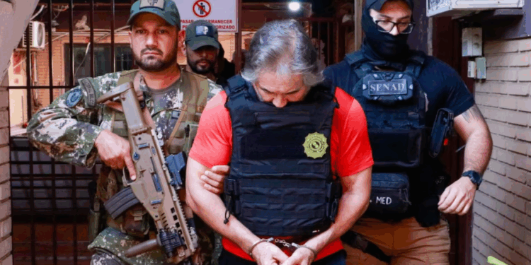 Sale de Bogotá avión que traslada a Hernán Bermúdez