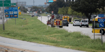 SRE confirma un mexicano herido tras el tiroteo contra una oficina de ICE en Dallas