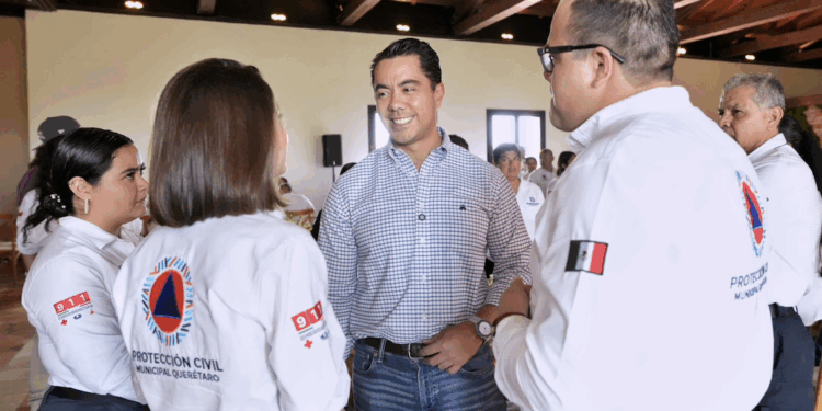 Avala Felifer labor del personal de Protección Civil