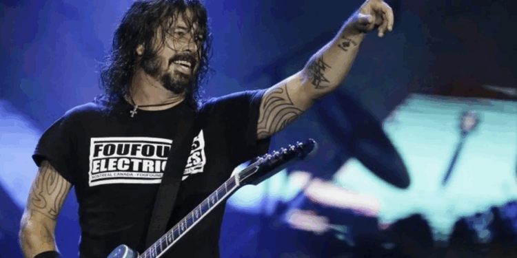Esposa de Grohl lo perdona pese a infidelidad