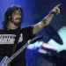 Esposa de Grohl lo perdona pese a infidelidad