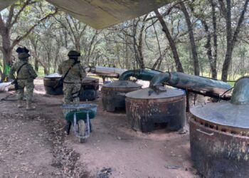 Revientan narcolaboratorio