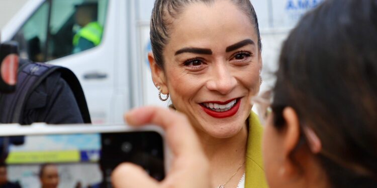 Oficial Mayor confirma que no hay impedimento contractual para el regreso de la barra de Gallos Blancos