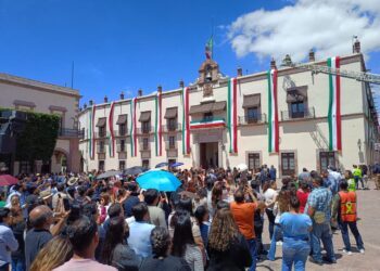 Más de 800 personas participan en simulacro sísmico en Plaza de Armas de Querétaro