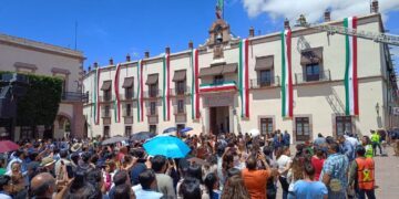 Más de 800 personas participan en simulacro sísmico en Plaza de Armas de Querétaro