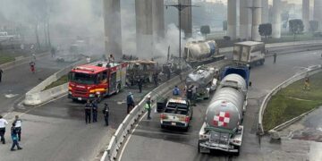 Suman 29 decesos por explosión de pipa en Iztapalapa