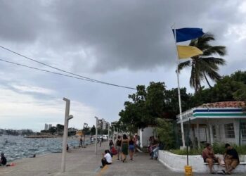 Cierran navegación en Acapulco por tormenta tropical ‘Narda’