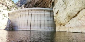 Inicia Federación proceso controlado de desfogue en la presa de Zimapán