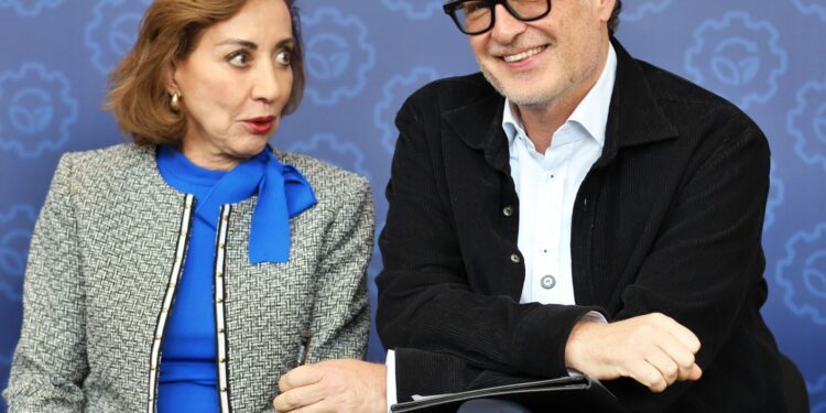 Trabajar, pide Kuri a diputados