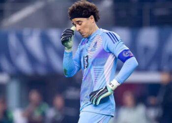 Directiva del Querétaro no negocia con Ochoa