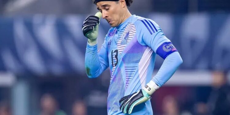 Directiva del Querétaro no negocia con Ochoa