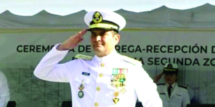 Procesan a Vicealmirante y nueve más por huachicol fiscal