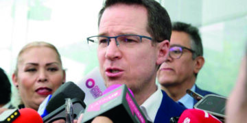 Procesan a Vicealmirante y nueve más por huachicol fiscal