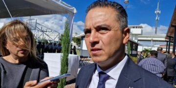 Gobierno de Querétaro apoya a familias de víctimas del accidente en la carretera a Bernal