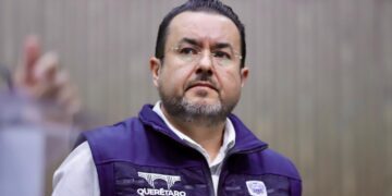 Van por el retiro de 25 toneladas de cableado en desuso