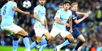 Supera ManCity al Napoli en amargo regreso de De Bruyne
