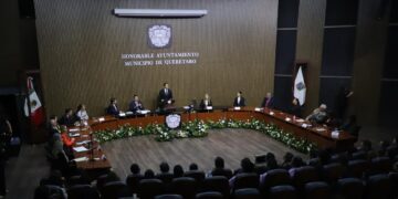 Presenta Felifer Macías primer informe de actividades ante el Cabildo capitalino