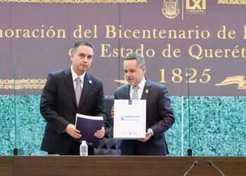 Entrega Eric Gudiño a Congreso el Cuarto Informe de Actividades Mauricio Kuri