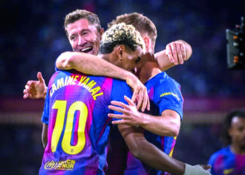 Milán soporta y se convierte en el nuevo líder en Serie A