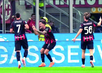 Milán soporta y se convierte en el nuevo líder en Serie A