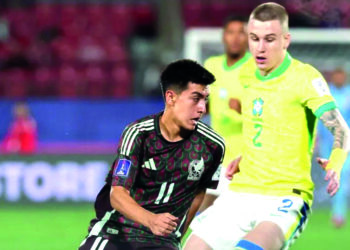 Milán soporta y se convierte en el nuevo líder en Serie A