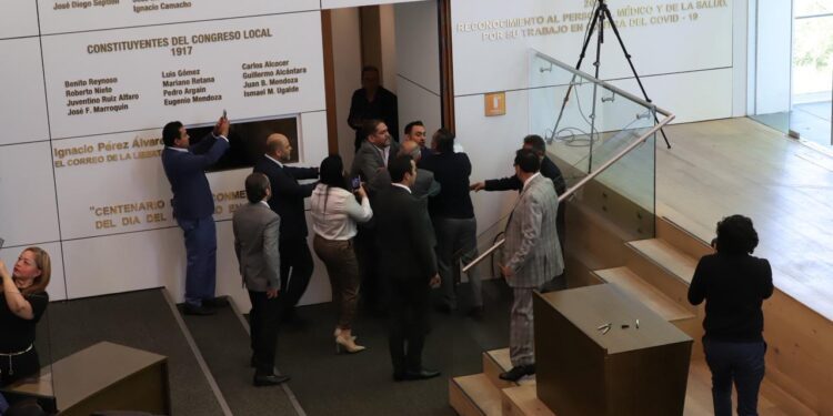 Se arma zafarrancho en congreso queretano