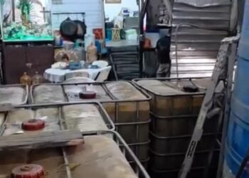 Revientan autoridades bodega de huachicol