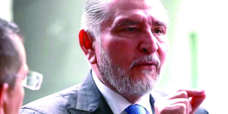 Avalan prohibición de bebidas energizantes a menores de edad