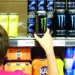 Avalan prohibición de bebidas energizantes a menores de edad