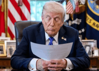 Pide Trump a Israel parar bombardeo a Gaza