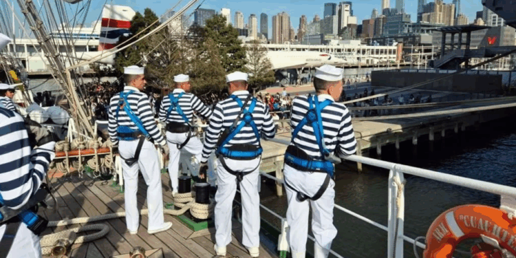 Retoma Buque ‘Cuauhtémoc’ travesía tras accidente