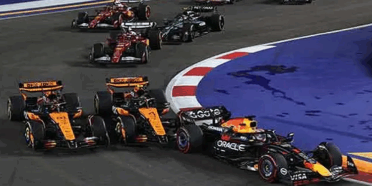 George Russell triunfa en Singapur sobre Verstappen y McLaren