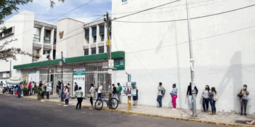 Va Sheinbaum por unificación del sistema de salud en 2027