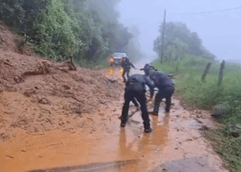 Suman 21 muertos por lluvias en el País