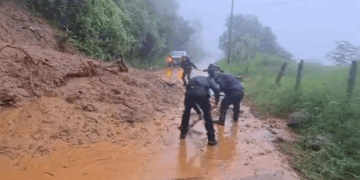 Suman 21 muertos por lluvias en el País