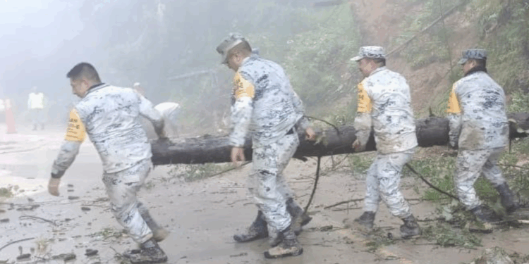Recorre gobernador las zonas afectadas por lluvias