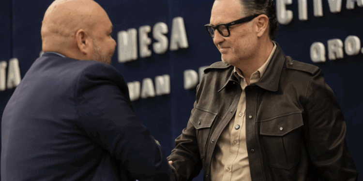 Productores toman oficinas del SAT en Querétaro y San Juan del Río en apoyo al paro