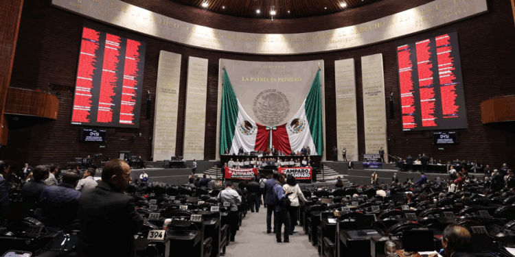 Diputados avalan en lo particular la reforma a la Ley de Amparo; pasa al Senado