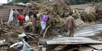 Sube a 78 número de muertes por lluvias