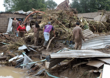 Llega a 80 número de muertes por lluvias