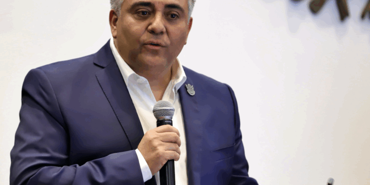 No confiarse, pide Kuri a los panistas