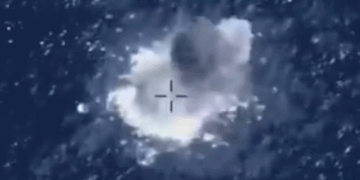 Tropas de EU atacan cuatro supuestas narcolanchas en el Pacífico; mueren 14 personas