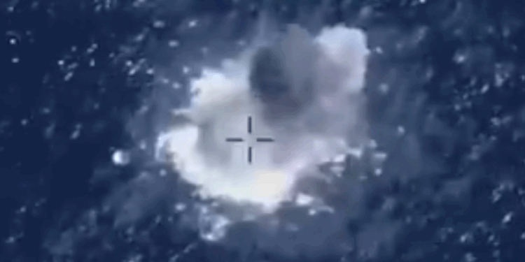 Tropas de EU atacan cuatro supuestas narcolanchas en el Pacífico; mueren 14 personas