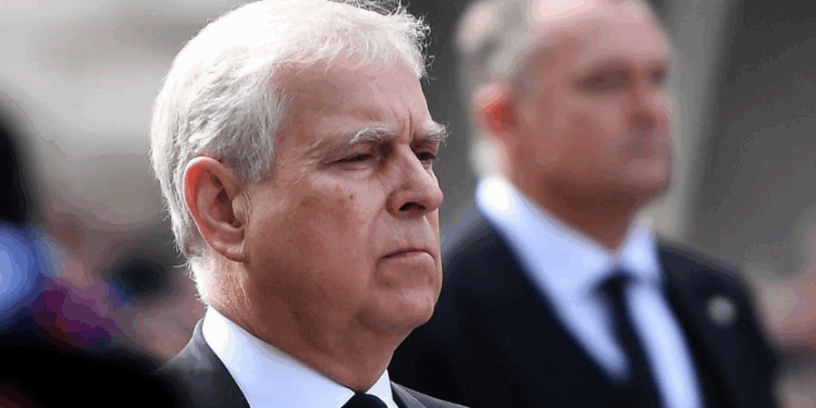 Corona británica retira el título de príncipe a Andrés