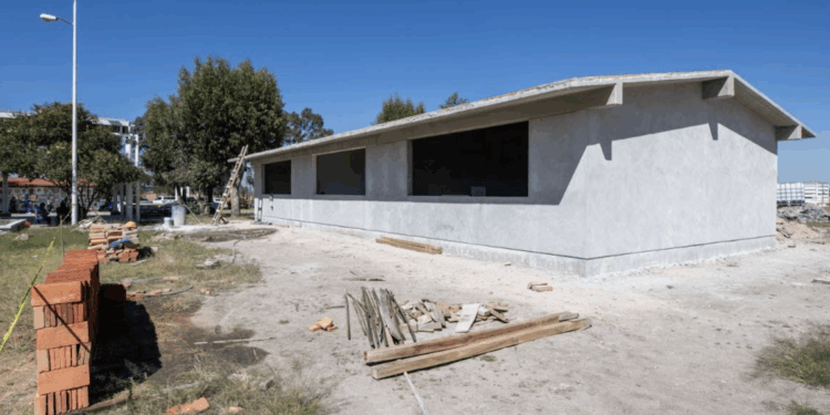 Supervisa Cabrera obras educativas y de movilidad