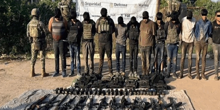 Detienen a 13 ligados a ‘Los Mayitos’ en Navolato, Sinaloa