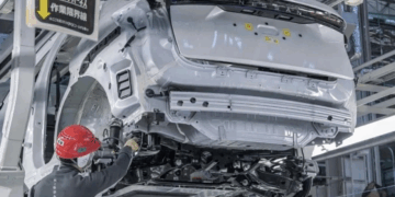 Aumenta CFE 35% su deuda con proveedores en este año