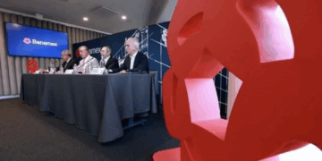 Gastan 61 % más en pagos de intereses que en obras